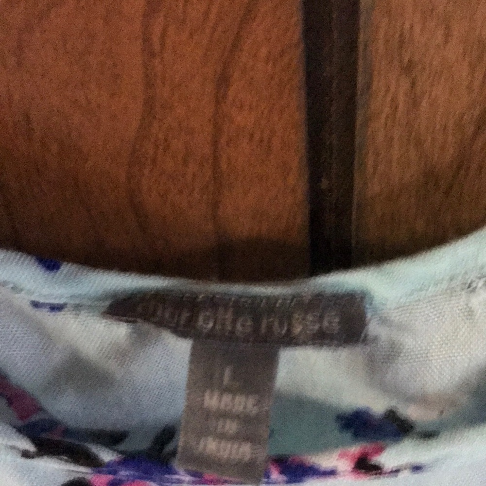 Shirt - Picture 2 of 4